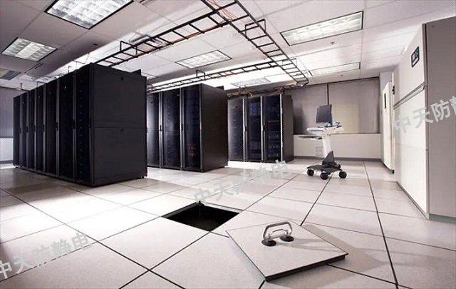 How should the anti-static floor of the machine room be maintained?
